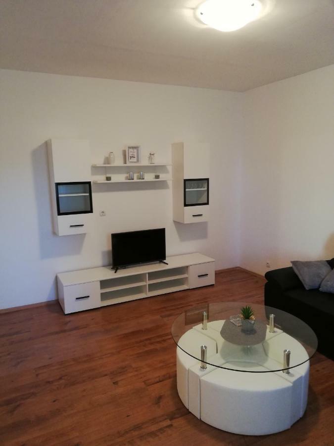 Mala Kuca Apartment Vodice Bagian luar foto